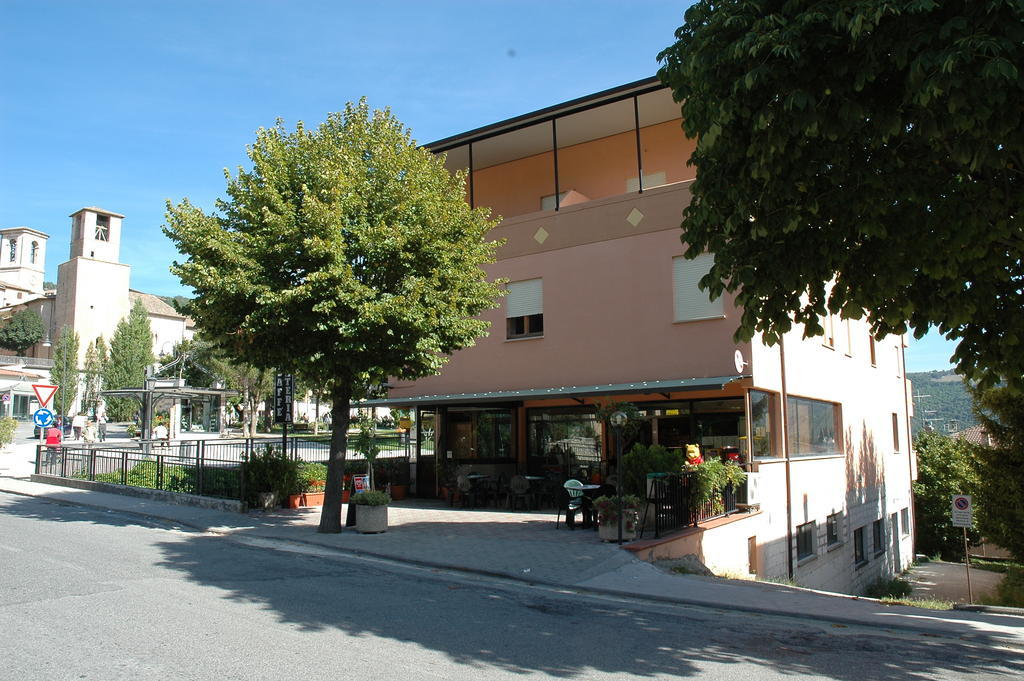 Hotel Il Quadrifoglio Cascia Exterior foto